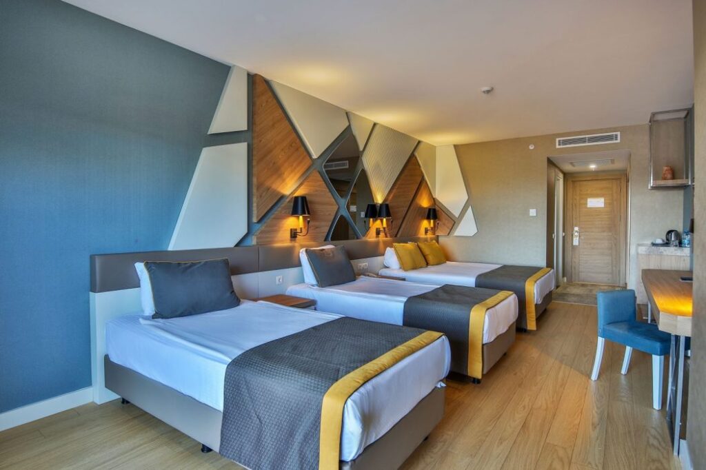 Hotel Saturn Palace in Lara familiekamers die van alle comfort en benodigheden zijn uitgerust